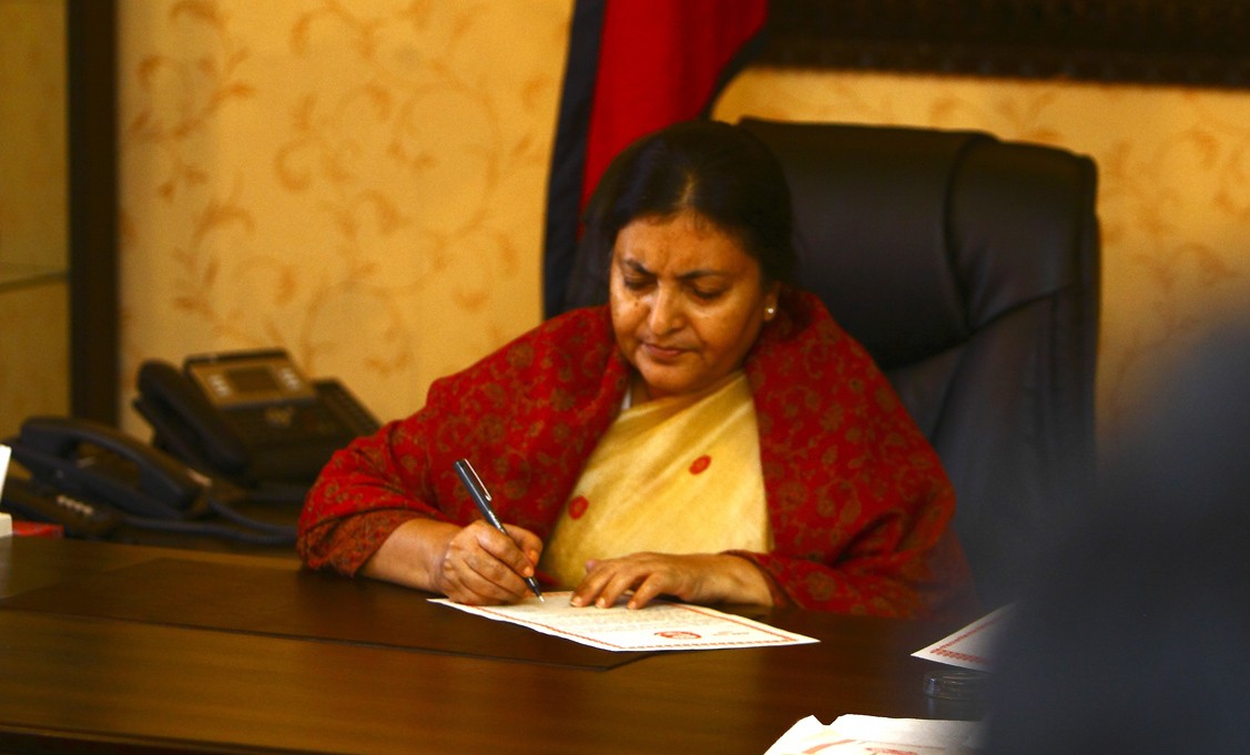 राष्ट्रपतिद्वारा प्रतिनिधिसभा विघटन, कार्तिक २६ र मंसिर ३ गते निर्वाचन