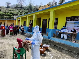 दुल्लु नगरपालिकाले कोरोना परिक्षण गरी महिलाअधिकार दिवस मनायो