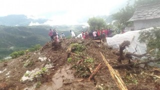 पर्वतमा पहिरो जाँदा ५ जनाको मृत्यु, तीन बेपत्ता