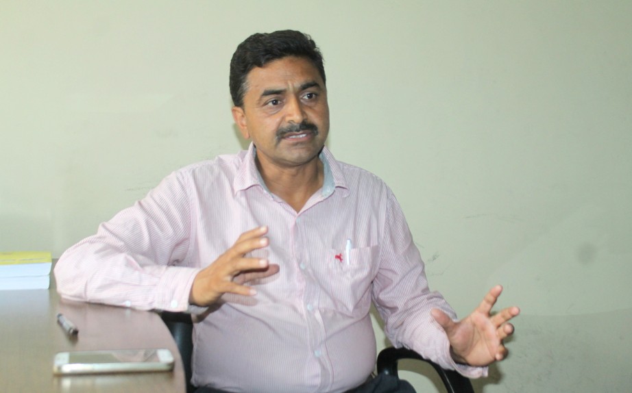 मुलुकको बिग्रदो अवस्था सहि मार्गमा गइरहेको छ: ठाकुर गैरे