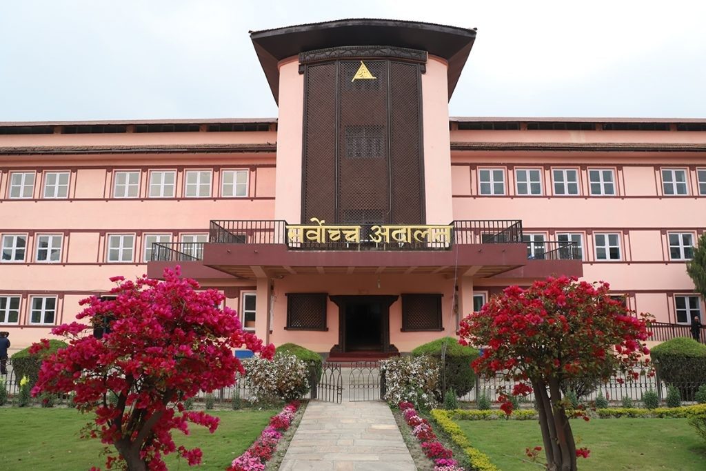 माधव नेपालसहित १४ सांसदविरूद्ध ओलीले दायर गरेको मुद्दा पेसीमा, के होला त आज सुनुवाइ?