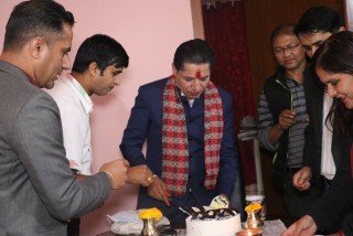 जन्मदिनमा ऋषि धमलाको घोषणा : आमा–बुवाका नाममा अस्पताल बनाउने, निःशुल्क उपचार गर्ने