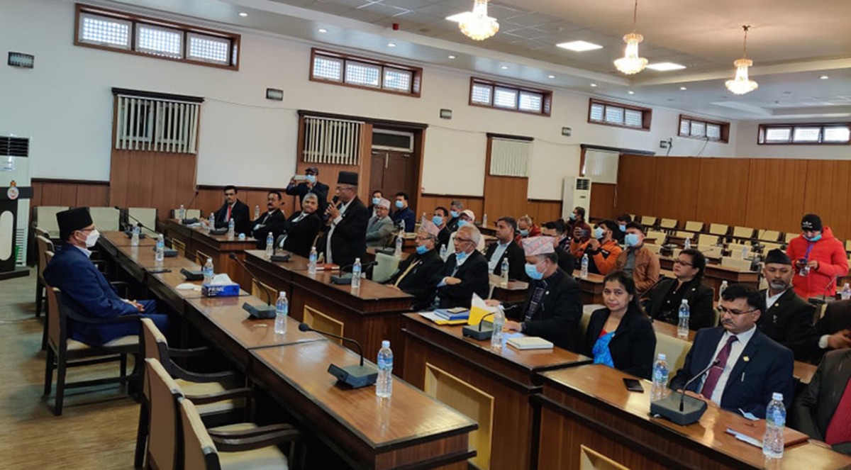 प्रधानन्यायाधीशलाई पदमुक्त गर्न माग गर्दै सभामुखलाई बारले बुझायो ज्ञापनपत्र
