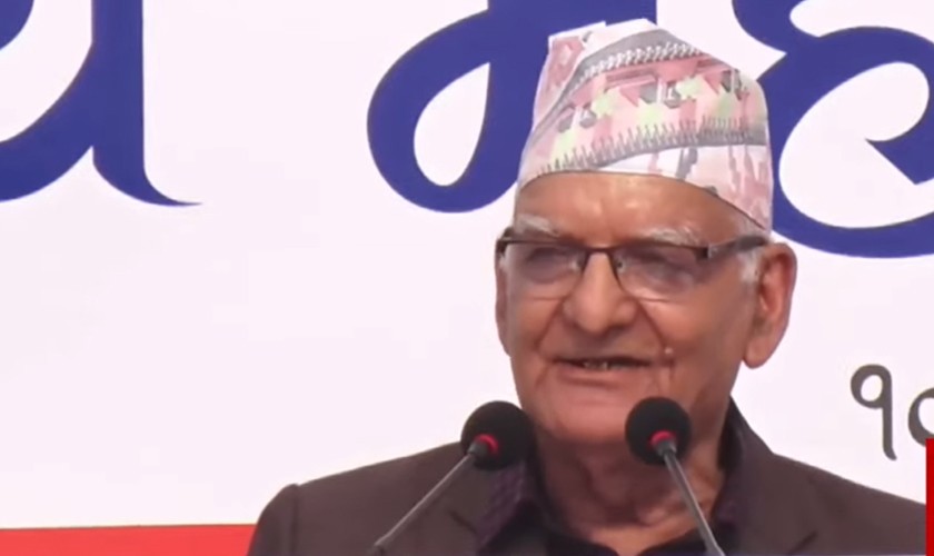 चित्रबहादुर केसीको टिप्पणी: नेपालमा एक–अर्कालाई खुइल्याउने काम मात्रै भइरहेको छ