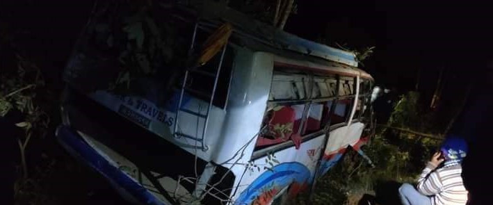 जन्ती बाेकेकाे बस दुर्घटना : चालककाे मृत्यु, आठ जना गम्भीर घाइते