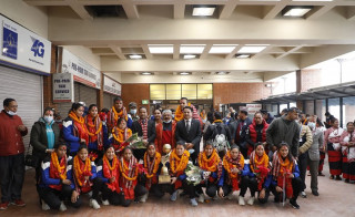 नेपाली भलिबल टोली स्वदेश फर्कियो, विमानस्थलमा भव्य स्वागत