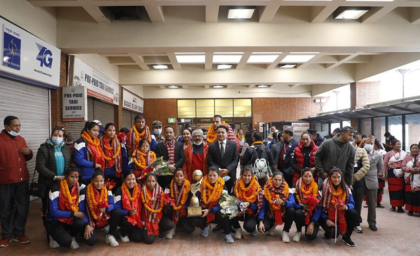 नेपाली भलिबल टोली स्वदेश फर्कियो, विमानस्थलमा भव्य स्वागत