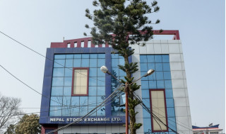 नेप्सेमा थप १८ अंकको गिरावट, कारोबारमा पनि ठुलो संकुचन 