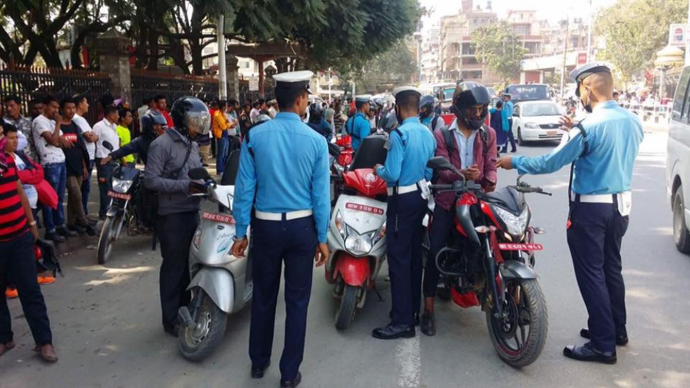 एकैदिन काठमाडौं उपत्यकामा १२ सय ६५ सवारी चालक कारवाहीमा