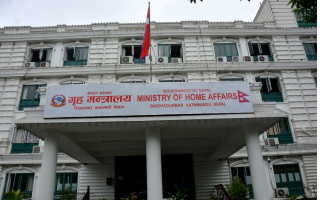स्वास्थ्यकर्मीमाथि आक्रमण गर्दा हुने दण्ड सजाय अस्पतालमा टाँसिने