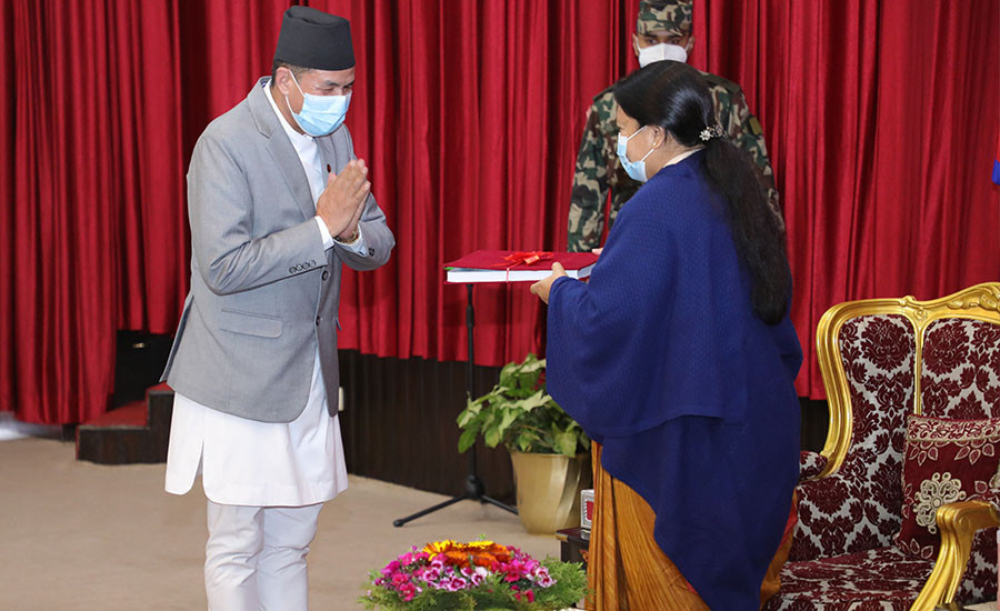 महान्यायाधिवक्ता कार्यालयको वार्षिक प्रतिवेदन राष्ट्रपतिसमक्ष पेश