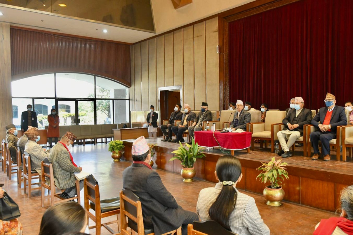 एमसीसीबारे पार्टीको धारणा स्पस्ट पार्न अध्यक्ष ओलीसँग एमाले सांसदको माग
