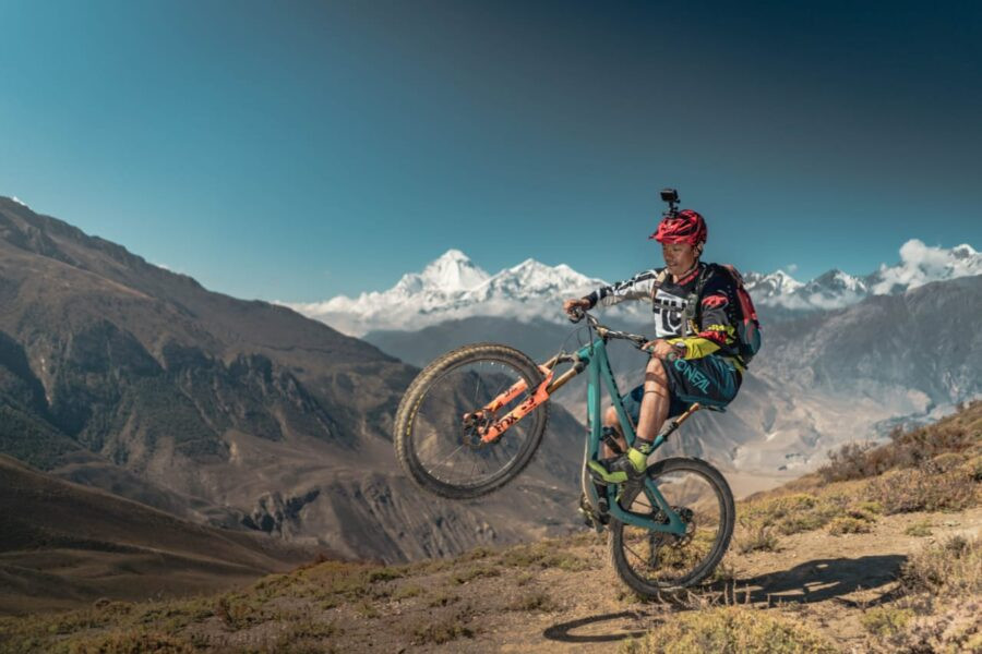 पर्यटन प्रर्वद्धनका लागि कञ्चनजंघा देखि हिल्सासम्मको एकल साइकल  यात्रा
