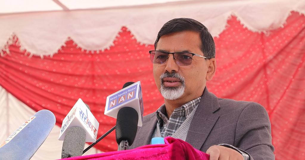 अर्थमन्त्री शर्मालाई  फिर्ता बोलाउनेबारे माओवादीले थाल्यो छलफल