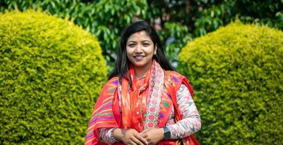 सुनिता डंगोलको प्रतिबद्धतापत्रको २२ नम्बर बुँदा, पहिलो निर्णयमा हस्ताक्षर