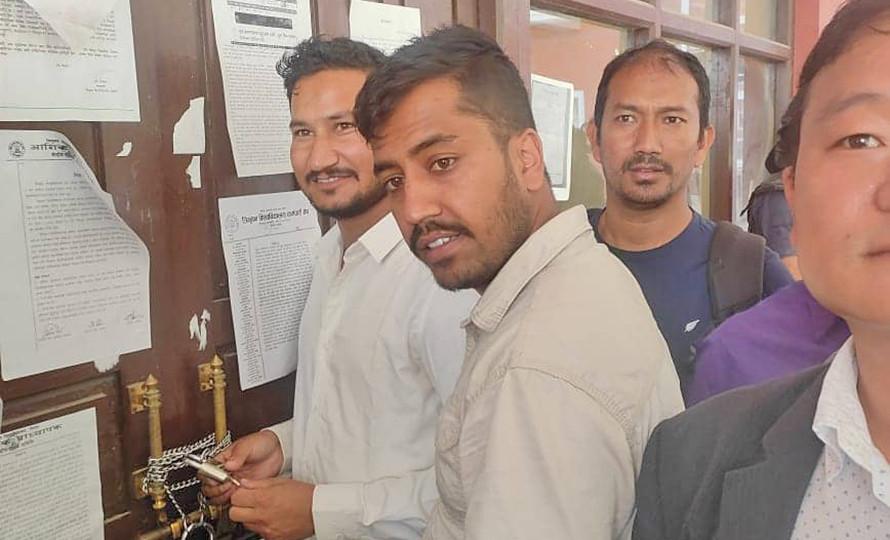 त्रिवि केन्द्रीय कार्यालय कीर्तिपुरमा नेविसंघले लगायो पुनः ताला