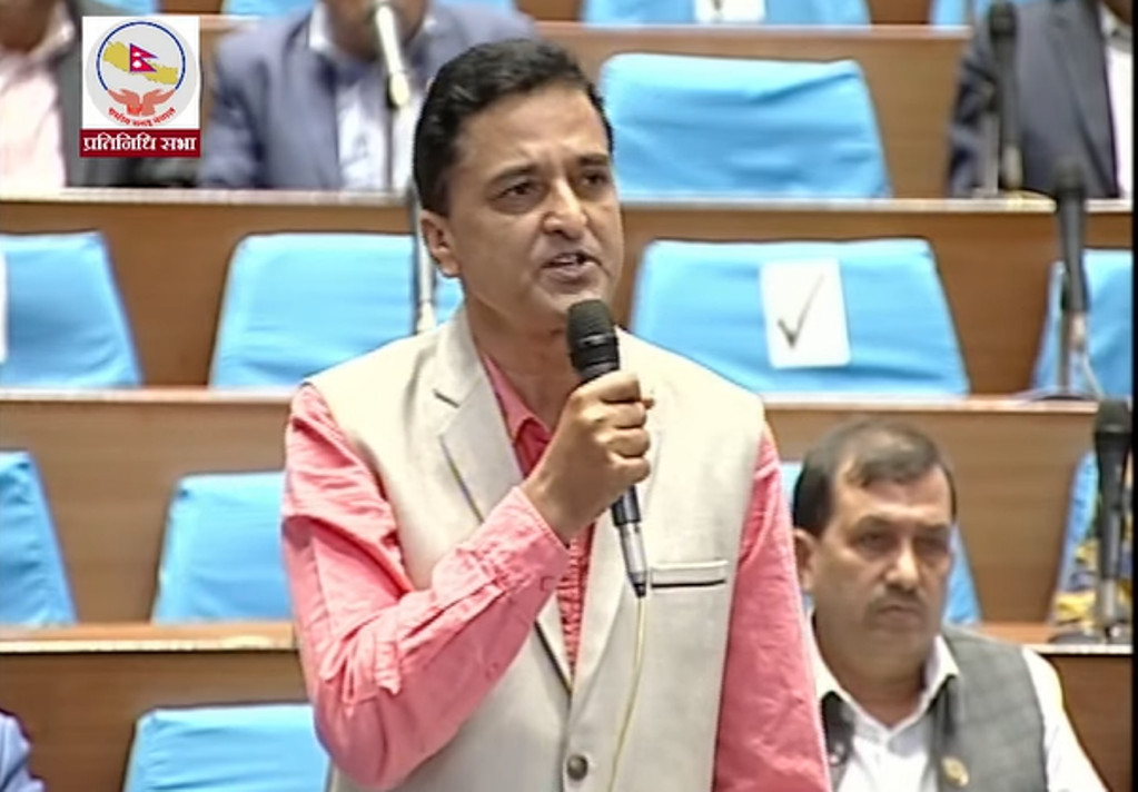 बालेनलाई योगेशले भने–ठोस प्रस्तावसहित एमालेसँग आउनुस्, सरकारको हुती छैन