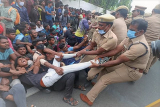 सैनिक भर्तीको ‘अग्निपथ’ योजनाको विरोधमा भारत बन्द
