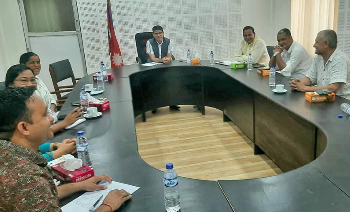 सुदूरपश्चिममा बजेटको विरोध नगर्न सांसदहरूलाई माओवादी केन्द्रको निर्देशन