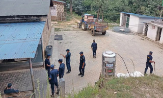 Achham Shahi's death case: Five parties shut down traffic in protest of not arresting the accused