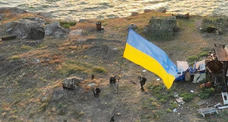 Ukrainian flag flies over Snake Island after recapturing Snake Island