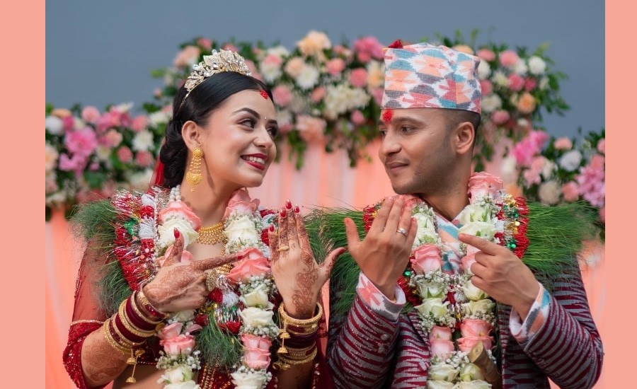 नीता र हरिहर बाँधिए वैवाहिक जीवनमा 