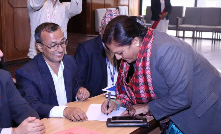 नेपाली कांग्रेसकी नेतृ पुष्पा भुसालद्वारा उपसभामुख पदमा उम्मेदवारी दर्ता