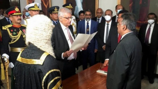 श्रीलंकाका राष्ट्रपति रनिल विक्रमासिंघेले लिए शपथ