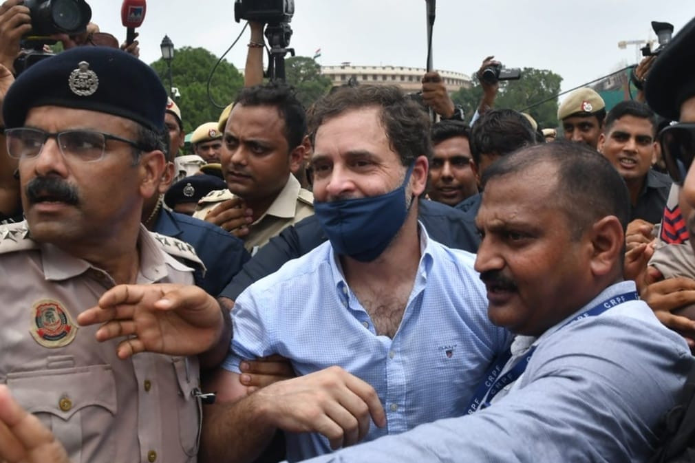 राहुल गान्धी प्रहरी नियन्त्रणमा