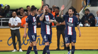 PSG beat Angers 2-0