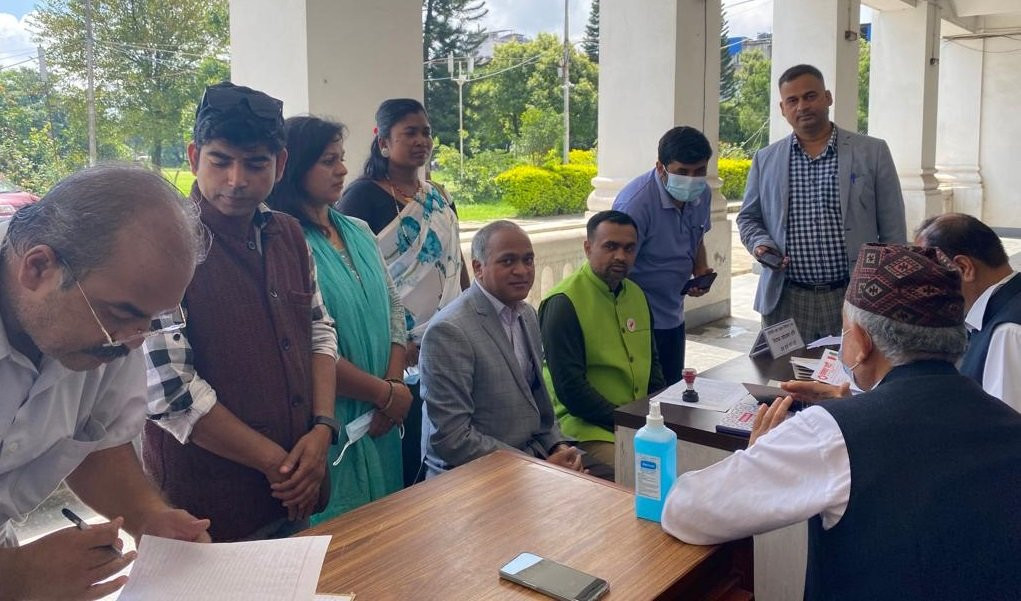 निर्वाचन आयोगमा दल दर्ता प्रक्रिया सुरु, सीके राउतको पार्टी १ नम्बरमा दर्ता