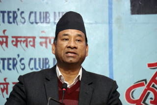 स्वार्थी गठबन्धनबाट विचारविहिनताको  अवस्थामा देश चलाउन खोजिदै छ : कर्ण थापा
