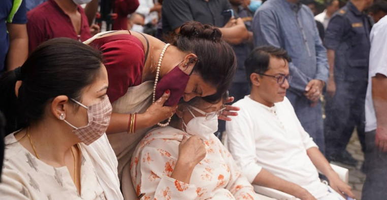 गिरिलाई सम्झिँदै भावविह्वल माहोल (तस्बिरमा हेर्नुहोस्)
