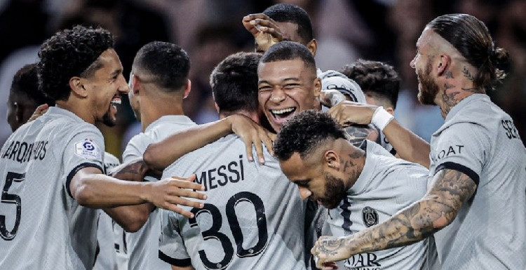 PSG thrash Auxerre 5-0