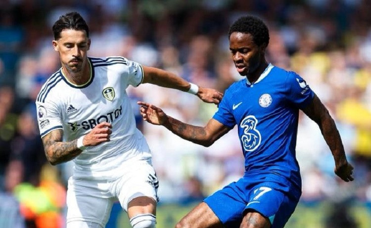 Leeds United stun Chelsea 3-0