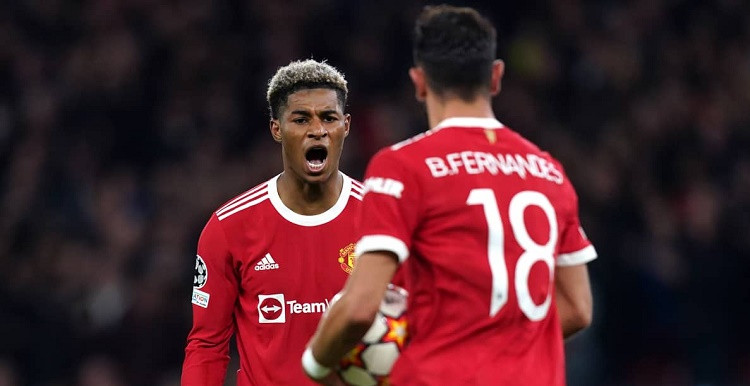 Manchester United beat Charlton 3-0
