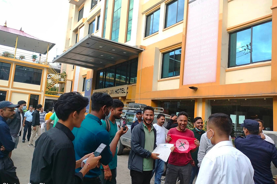 नेविसंघले कब्जामा लियो त्रिवि कार्यकारी परिषद्‌को बैठकबाट कागजातहरु, कर्मचारीहरुको भागाभाग