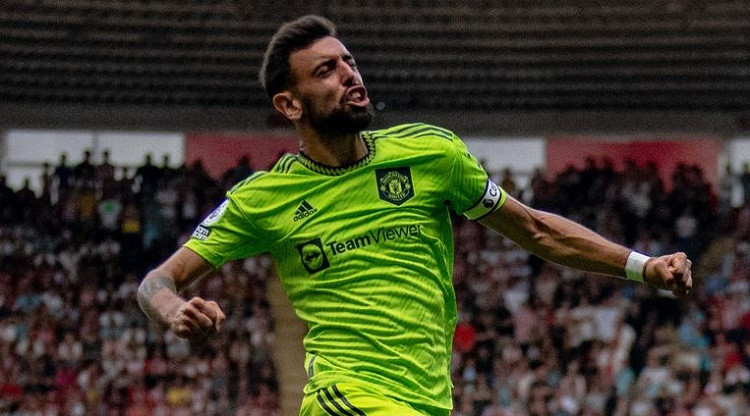 Manchester United beat Southampton 1-0