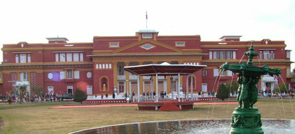 राष्ट्रपति भण्डारीलाई भेट्न माओवादी केन्द्रका नेताहरु शीतल निवासमा