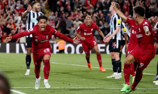 Liverpool beat Newcastle United 2-1