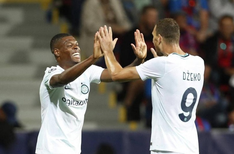 Inter Milan beat Viktoria Plzen 2-0