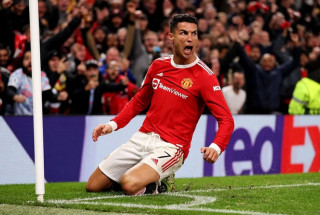 Manchester United beat Sheriff Tiraspol 3-0