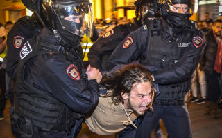 Large protests in Russia against Putin