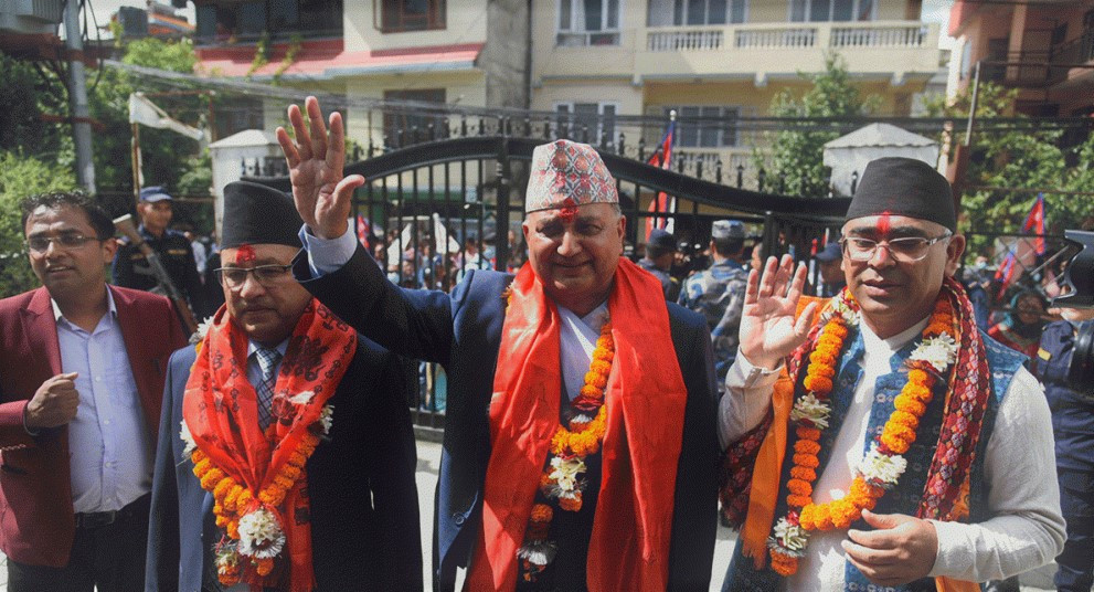काठमाडौं– ५ बाट एमालेका पोखरेलद्वारा मनोनयन दर्ता