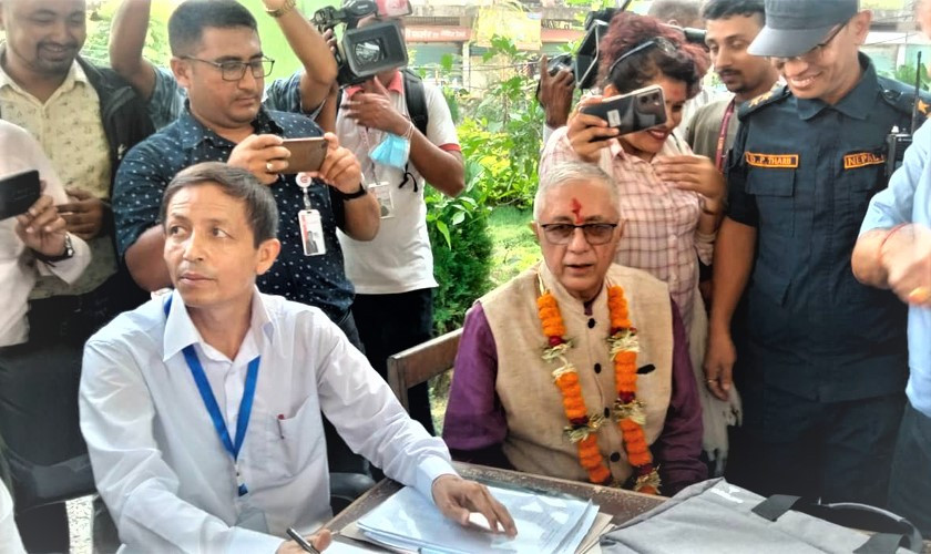 शेखर कोइरालाले दर्ता गराए मोरङ–६ बाट उम्मेदवारी 