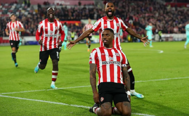 Brentford beat Brighton 2-0