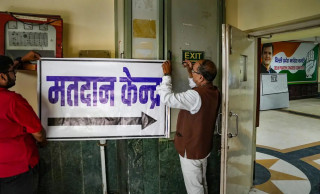 भारतीय कांग्रेसको नयाँ नेतृत्व छान्न आज चुनाव हुँदै, मल्लिकार्जुन खड्गे र शशि थरुरबीच प्रतिस्पर्धा