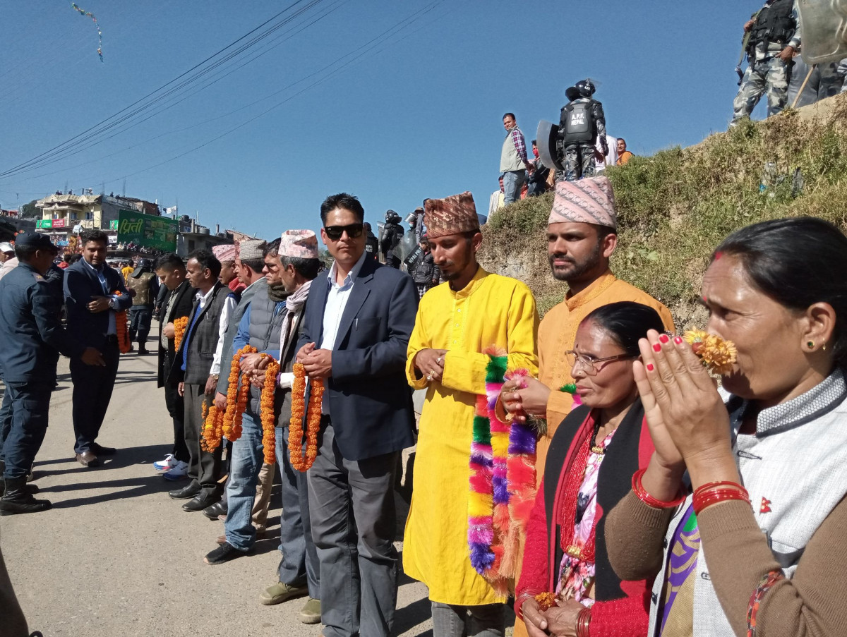 देउवालाई स्वागत गर्न सागर ढकाल पनि लाइनमा