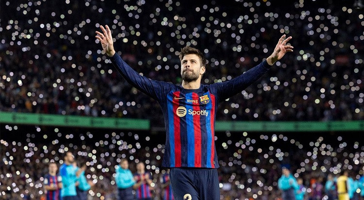 Barcelona beat Almeria 2-0