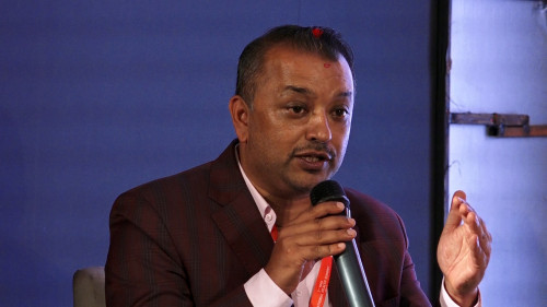सस्तो लोकप्रियताका लागी पैसा बाँड्न मात्रै दलहरूबीच प्रतिस्पर्धा छ : गगन थापा